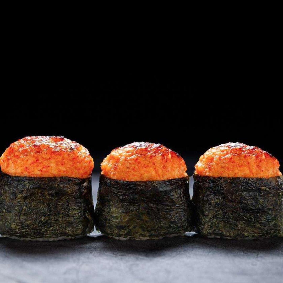 Baked snow crab sushi 3pcs.