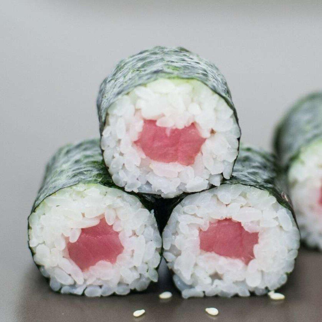 30. Tuna maki 6 pcs
