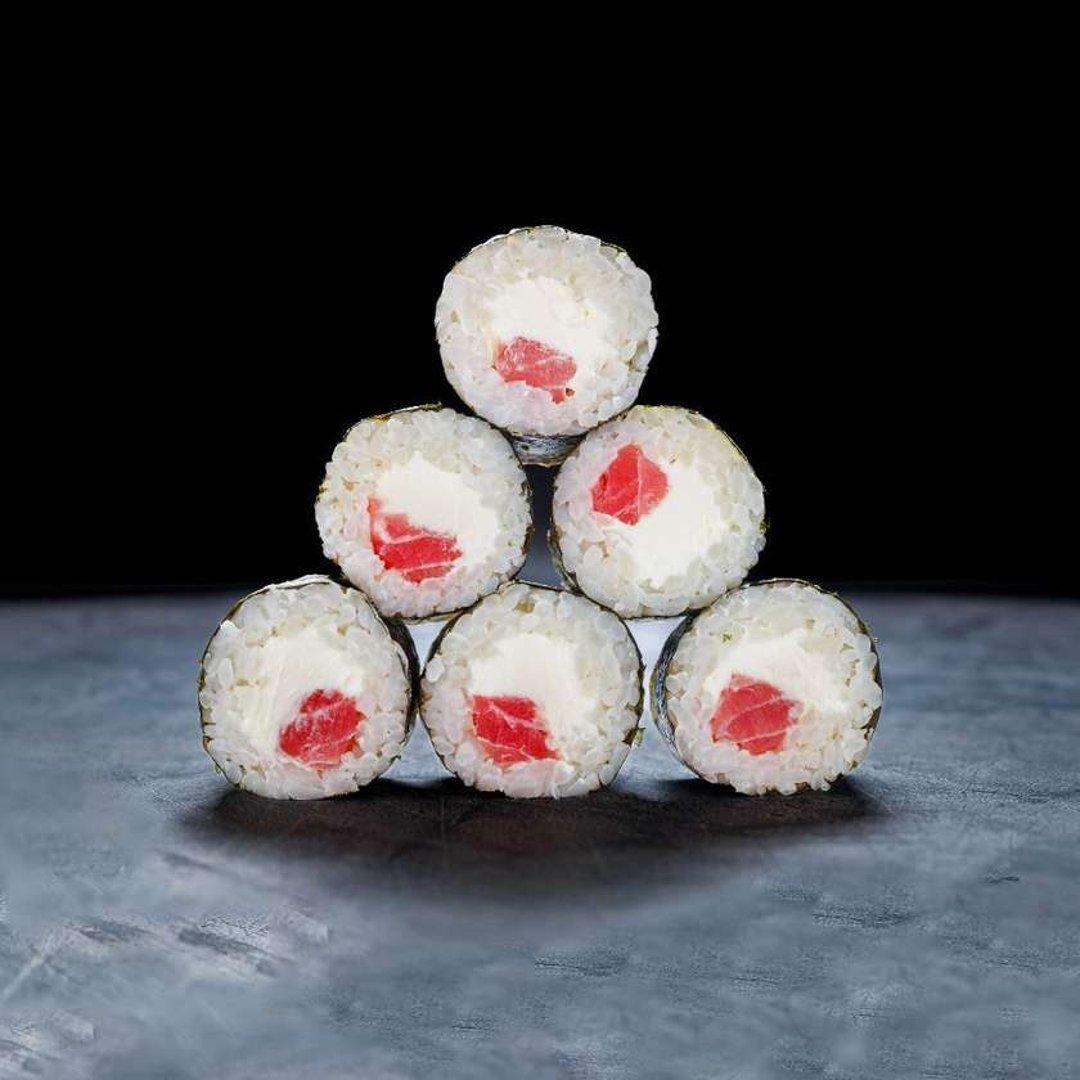 39. Tuna and cheese maki