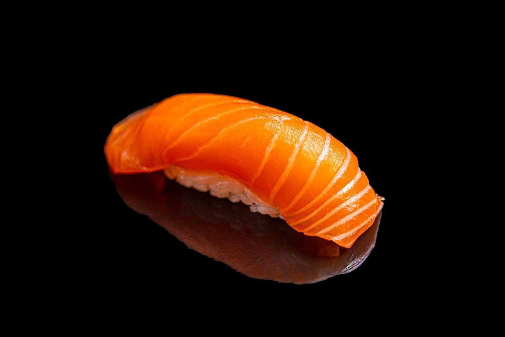 Salmon Nigiri 