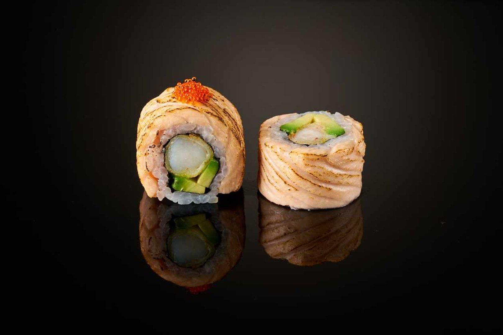 Aburi Salmon Prawn Maki