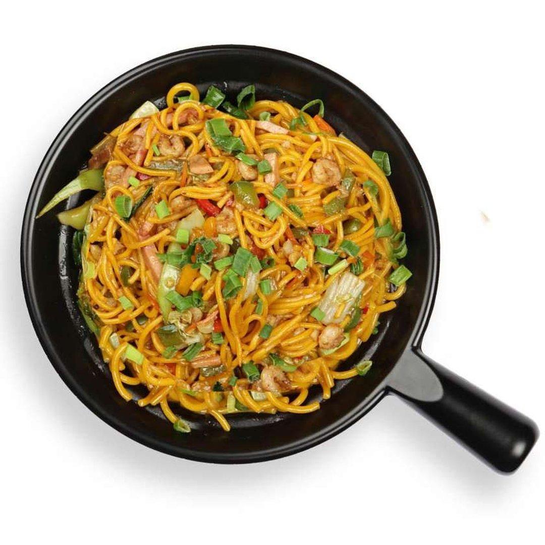 239. Lo Mein nuudlid krevetidega